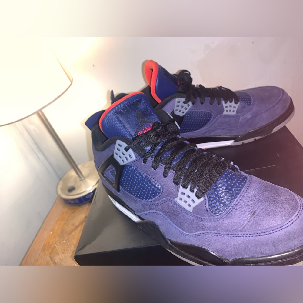 AIR JORDAN RETRO 4 WNTR. RETAIL $200